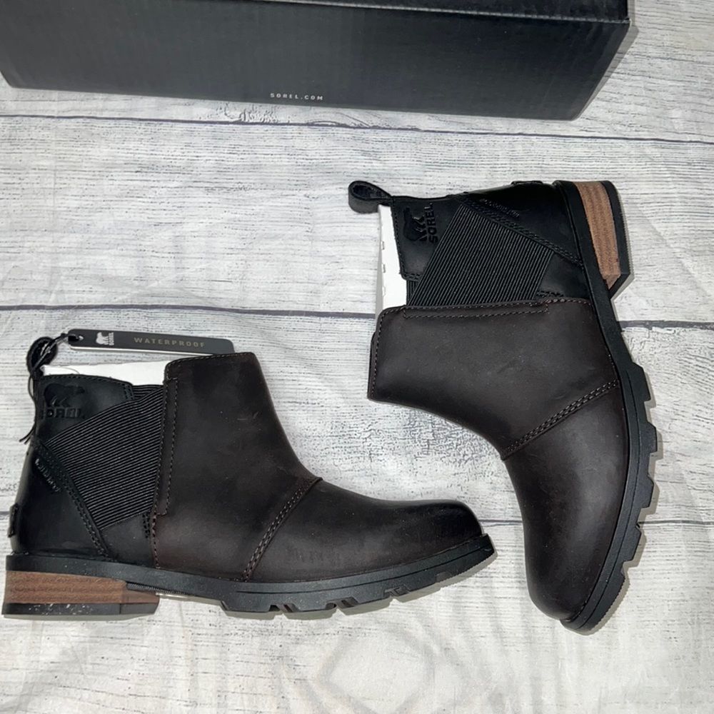 NEW Sorel Emelie Chelsea Blackened Brown Waterproof Women’s Ankle Boots sz 6